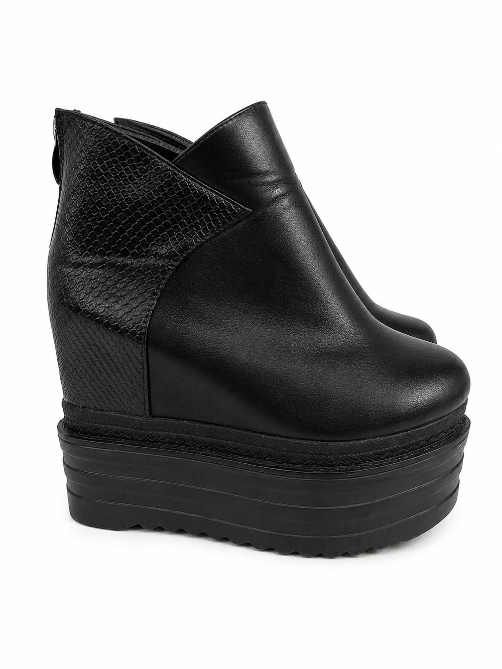 Star Trek Starfleet Academy Screen Worn Black Platform Wedge Boots 37